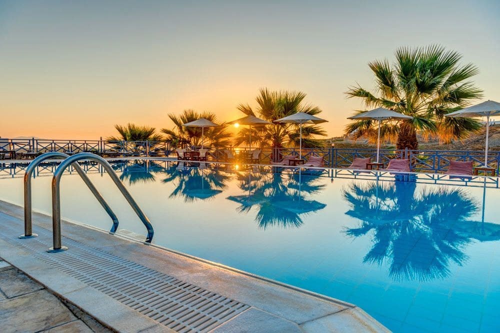 Sunrise Beach Suites Azolimnos Exterior foto